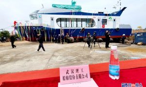 武漢理工船舶設(shè)計(jì)監(jiān)造國內(nèi)首艘商用氫燃料電池動(dòng)力游覽船“西海新源1號(hào)” 下水