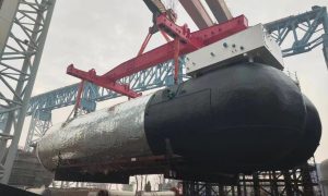 招商工業(yè)海門(mén)基地完成9100車(chē)PCTC二號(hào)船LNG罐吊裝